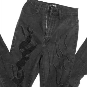 FASHION NOVA • Distressed Black Skinny Jean